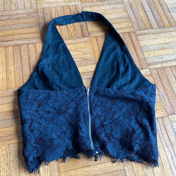 Lush lace halter top Simons - Picture 3 of 4